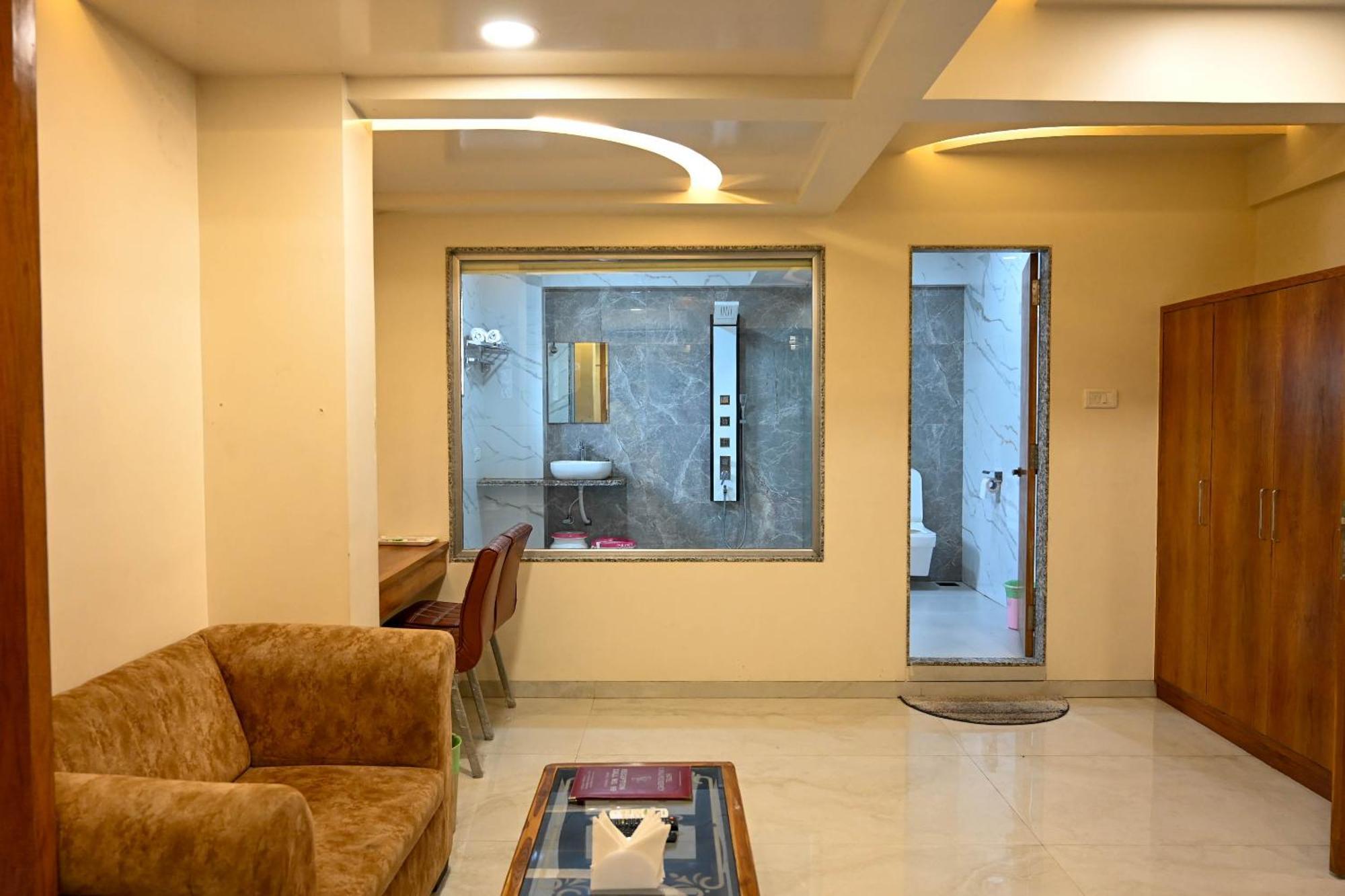 Adiraj Residency 호텔 나비뭄바이 외부 사진